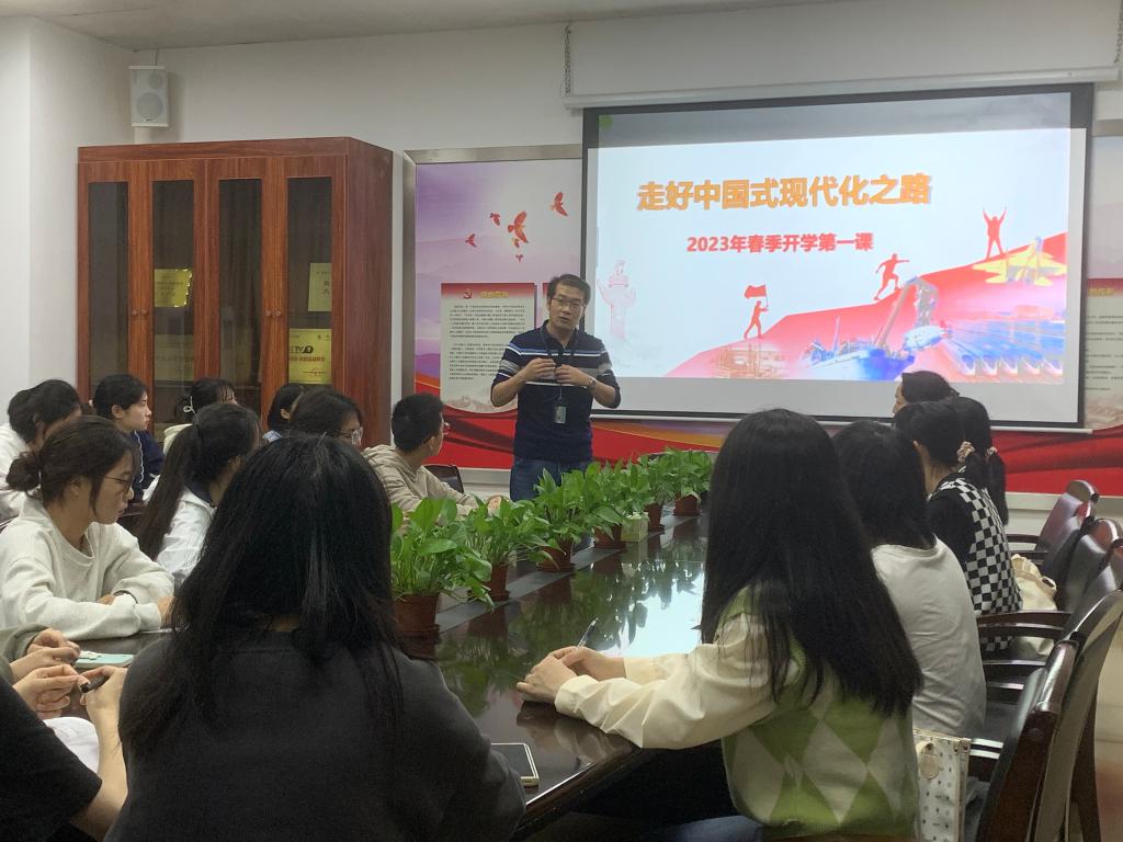 5532E2E644D5436657C458FB8E5_CBA49F33_1823C