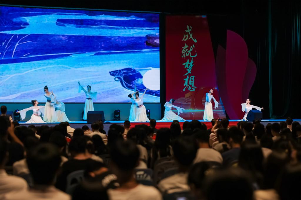 B87FD9BE2CD4907348975B6737D_F6D9DA99_12AB6