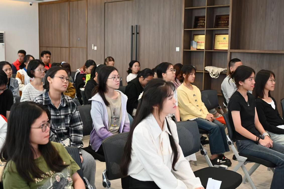 DD76B06482212D07F2E48D32800_0CE7F4FE_E75E1