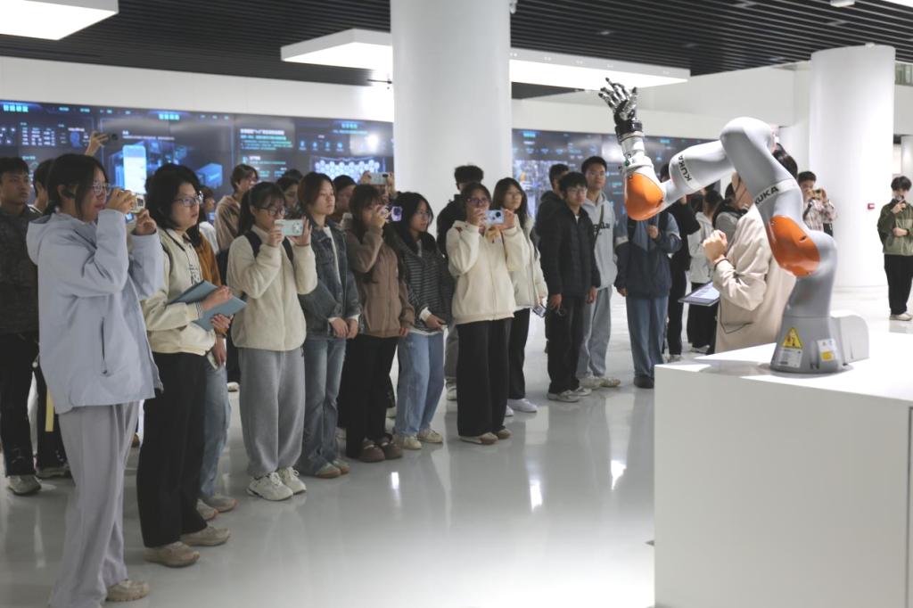 B05E1701F46BD4B858FF4AFCFAC_0C405EA3_1259E