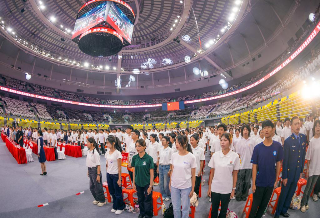 C727EEAEB9E652EB8AD20A8D54A_33F5BF8F_23353