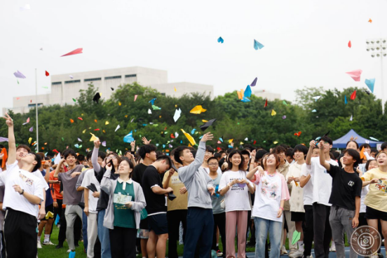 2D5E8ACAB58323D212BEF65DF3B_4B4D2FC7_41660