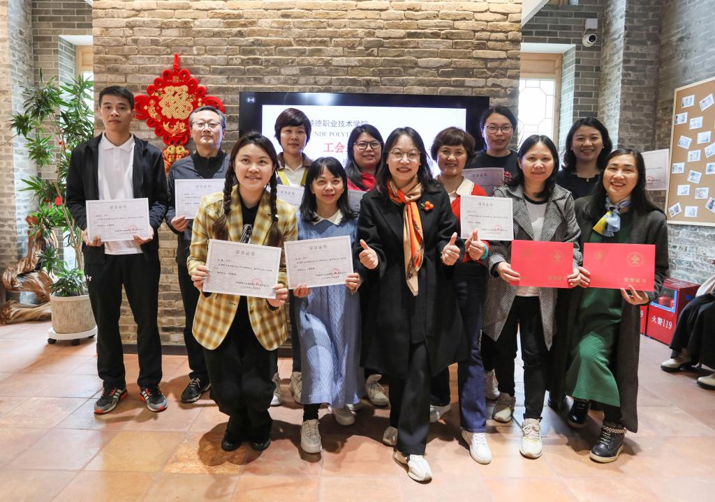 FF9D03A3DC6DACC204F193625B1_EADE60ED_22BE7 FF9D03A3DC6DACC204F193625B1_EADE60ED_22BE7