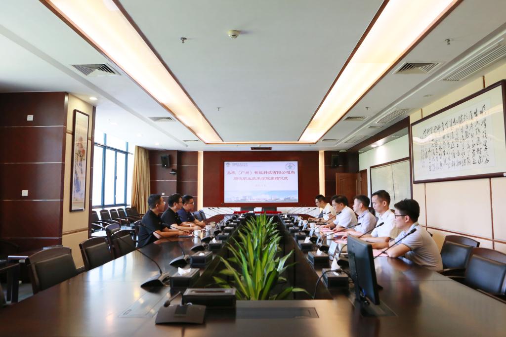 53FBC859CB4B7BB270A9CF85545_B9D51F6B_15D21