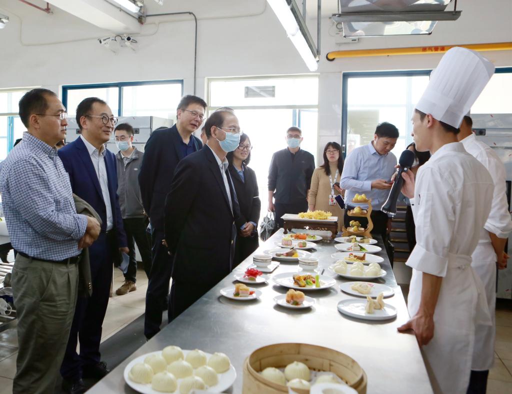 3B9DD91B87A25C8EAE5AADA8C7E_6F4FE1F4_18874