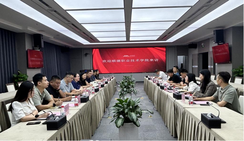 DA7FA0C66FF5395A84C2665E0EE_79F28815_1AF9E