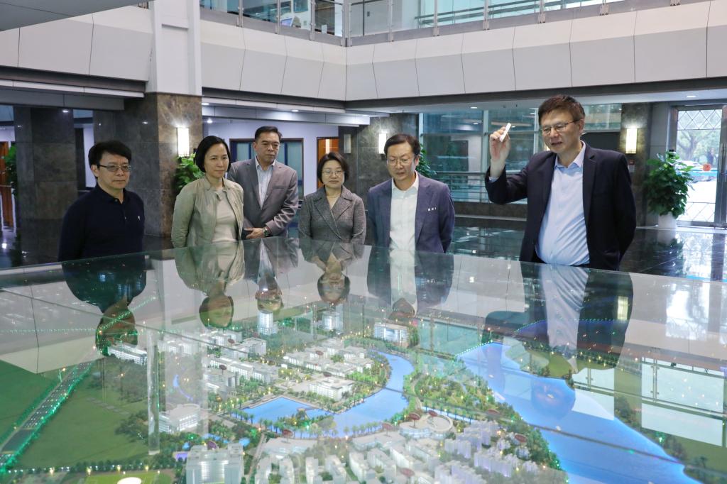 15A4676D18ADD5B284C0B5B47C1_F12504F0_1A0F9