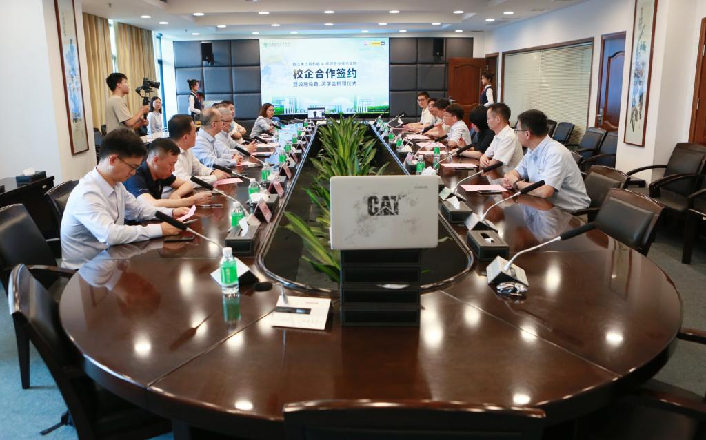 AE33DE78BAE1E03E9B5958435ED_28FAB4C9_177D5