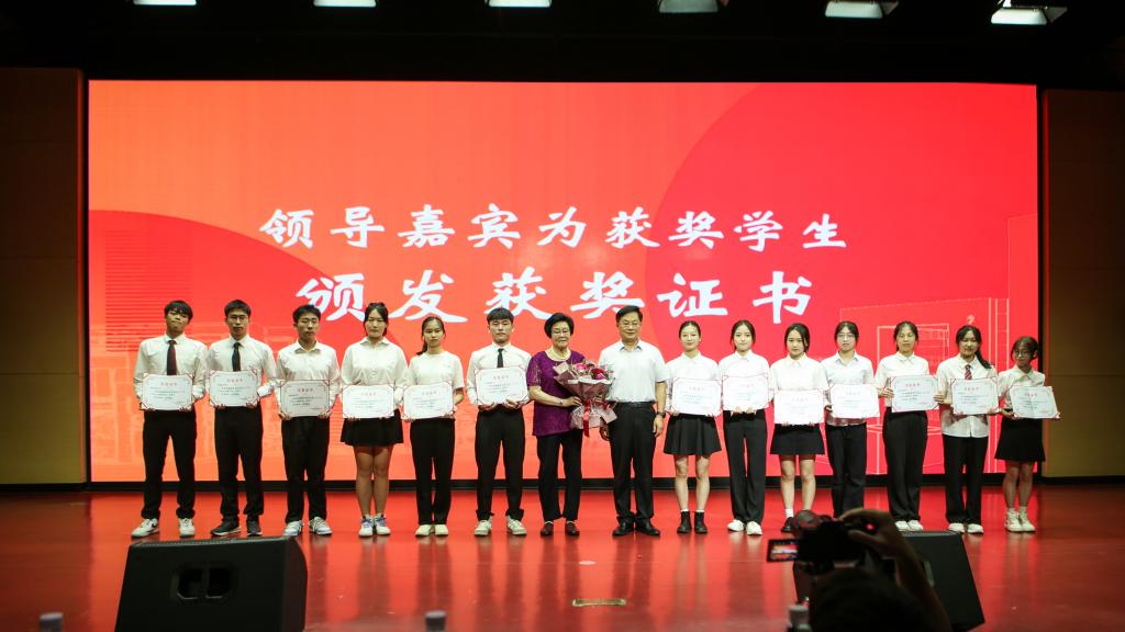 F54235E92FB6B33346C1E566DF4_21646B7D_11D4D