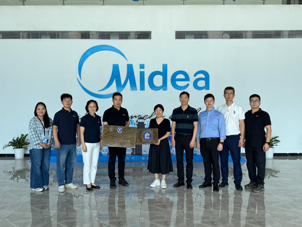 31706CF3BF92C1087760FFDF52F_26FB90D8_1A956