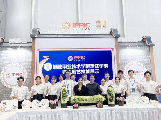 A8CB781552B8A891924BEB83592_914CE231_45103