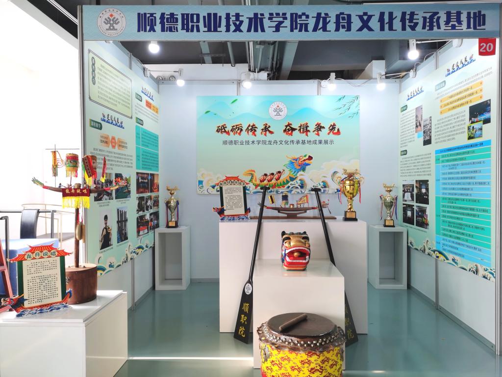 F5F81FA443C2AF40CACE1E5B15D_C099AE43_1DAD9