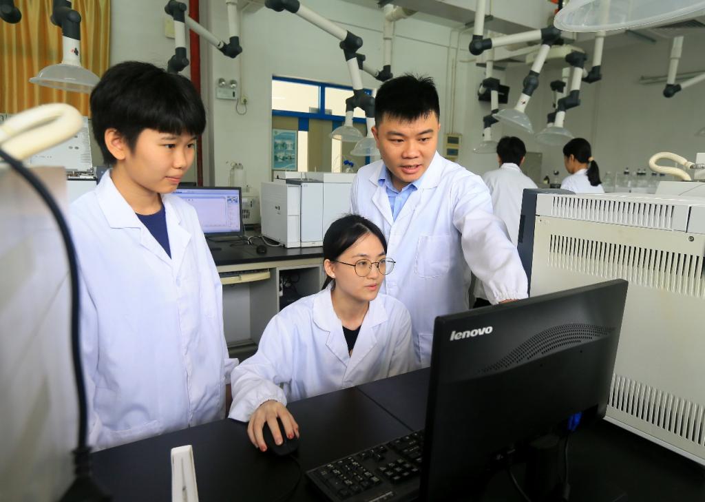 3B880D99B0C7BA853766E1D2C22_9428F21B_142FC 3B880D99B0C7BA853766E1D2C22_9428F21B_142FC