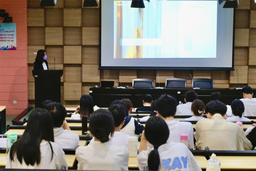 867BA7E4A3C45E5709221ACD88F_4EABEE8E_14780