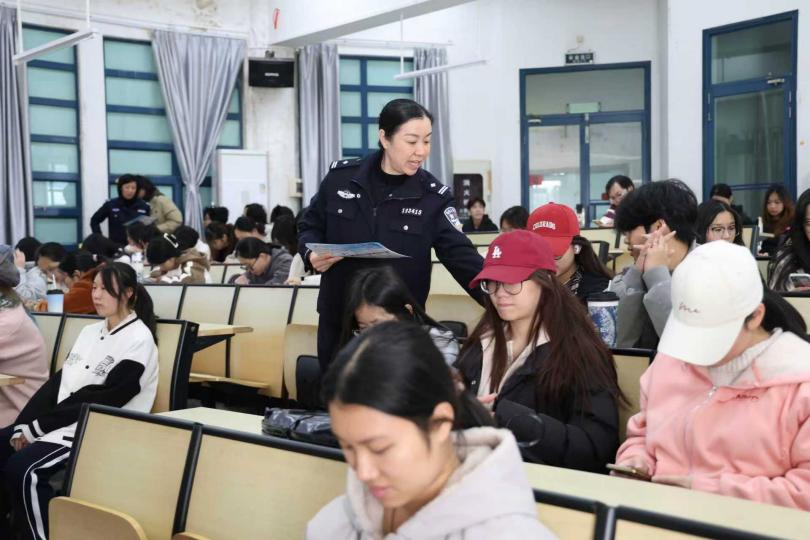 062B77EBF82A1543A001FD5E498_3222FB17_83440