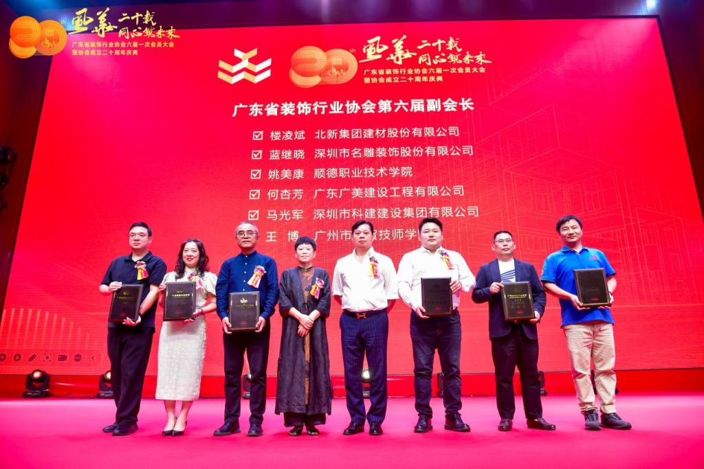 2EF715D051AE33D26EB669799EE_A18AB2AF_18E02