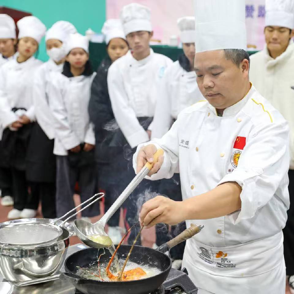 D2BFA5C21D5D964C3283B5450E4_2B4A50AC_16270