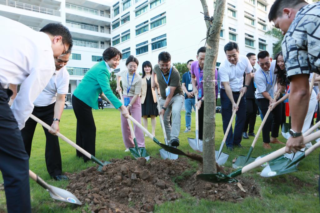 FD565E33B154694DD719D7AD1DA_A966C9C8_1F6FE