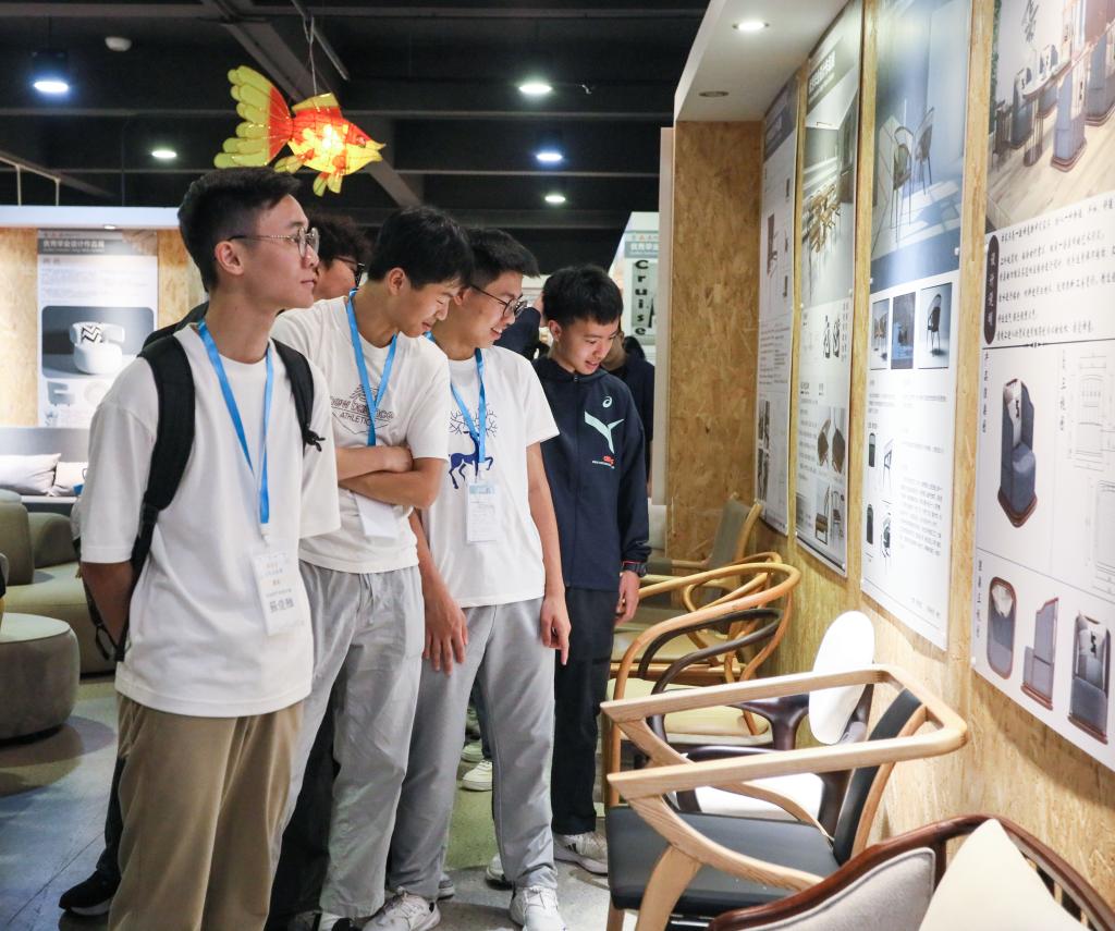 3349CBC2D32E7183016D2E821E6_02B7A141_1F0C8