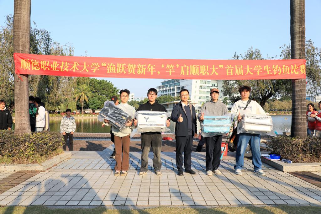 A26BB8D11095F8C13D614EF4B2A_8DCCE4D8_24B65