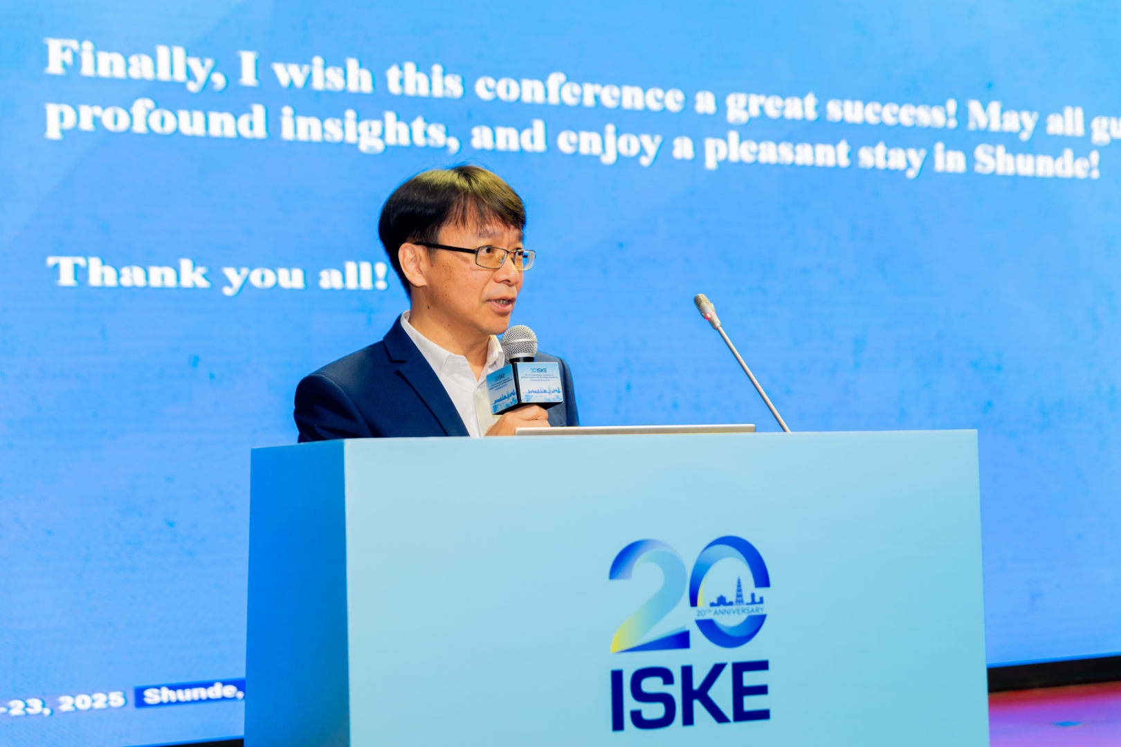 0052014590F82638703219991BD_6293A1A8_2AAA1