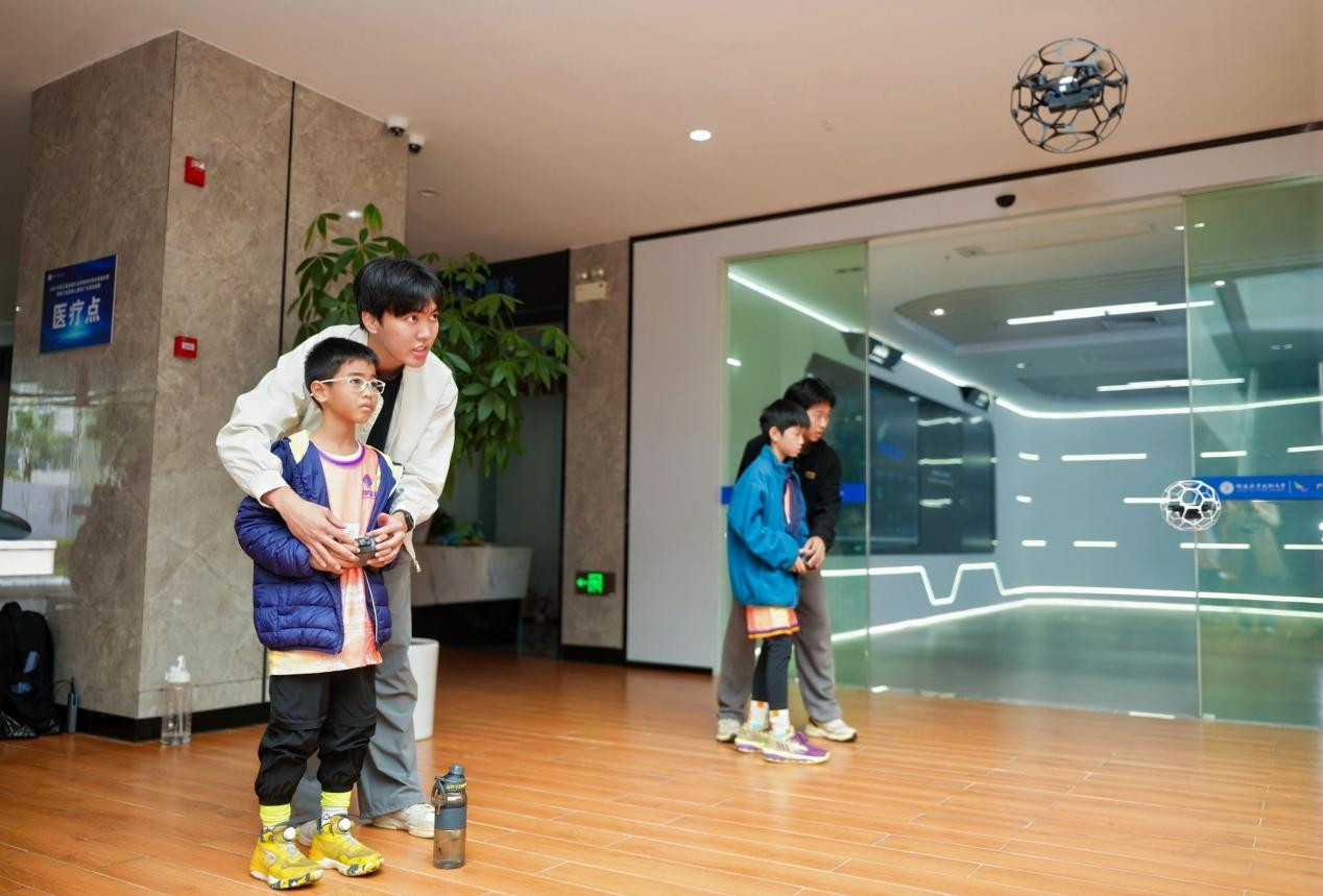 69FF195C43C46B281253F7E5508_F1F85D9D_FD067