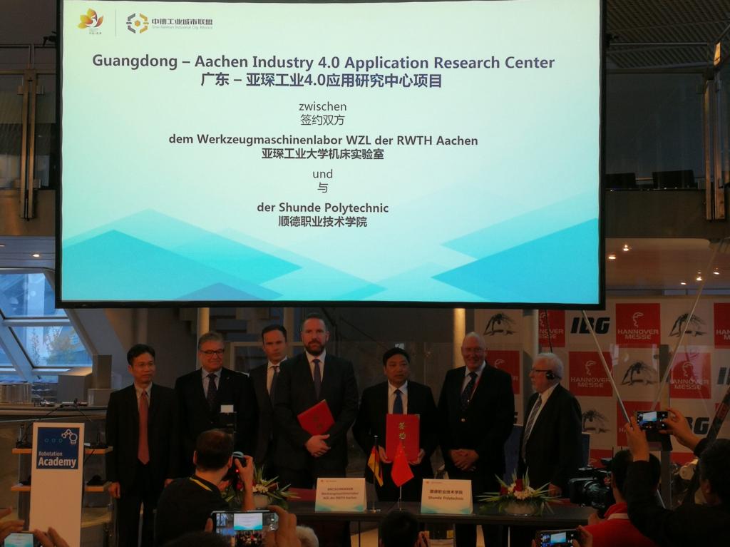 71A2ABF3E0E36B21B5E560CE22C_74B0CBAC_1420A