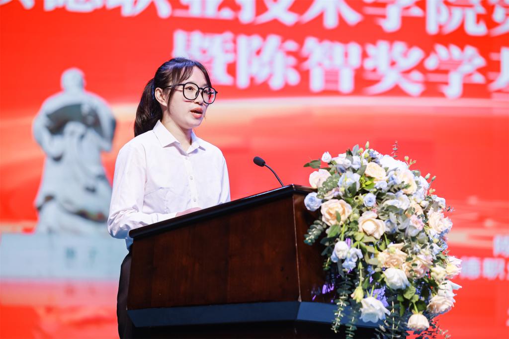 E9BE3EB63B542B9DAF899928904_FB90C198_13324