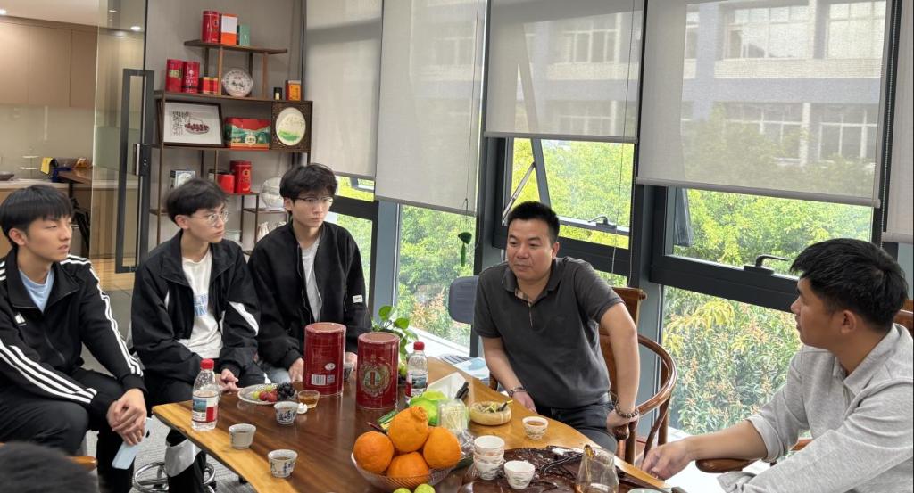 B721946A9B2673E5E684A404922_DB505E4F_18F7D