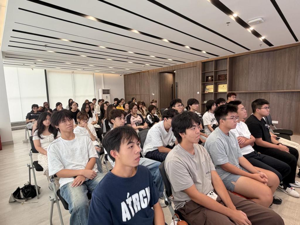 8C72CBDD8F4CE2AC2D57A34F59F_F9878AC0_1E944